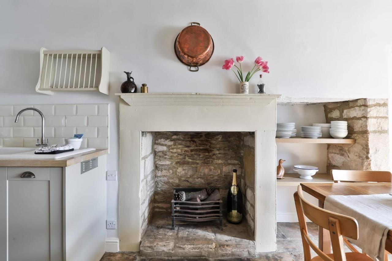 Coombers Mead Cottage Тетбери Экстерьер фото