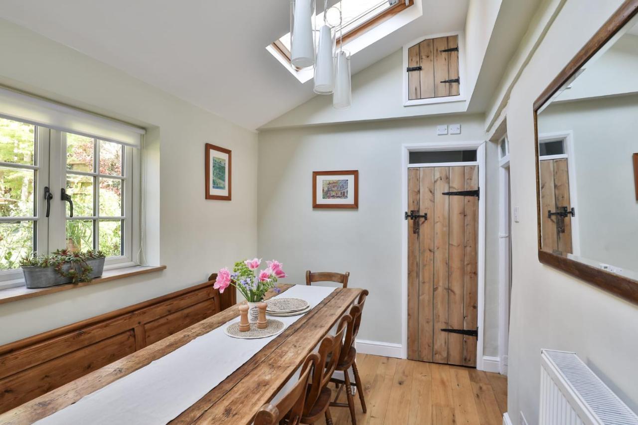 Coombers Mead Cottage Тетбери Экстерьер фото