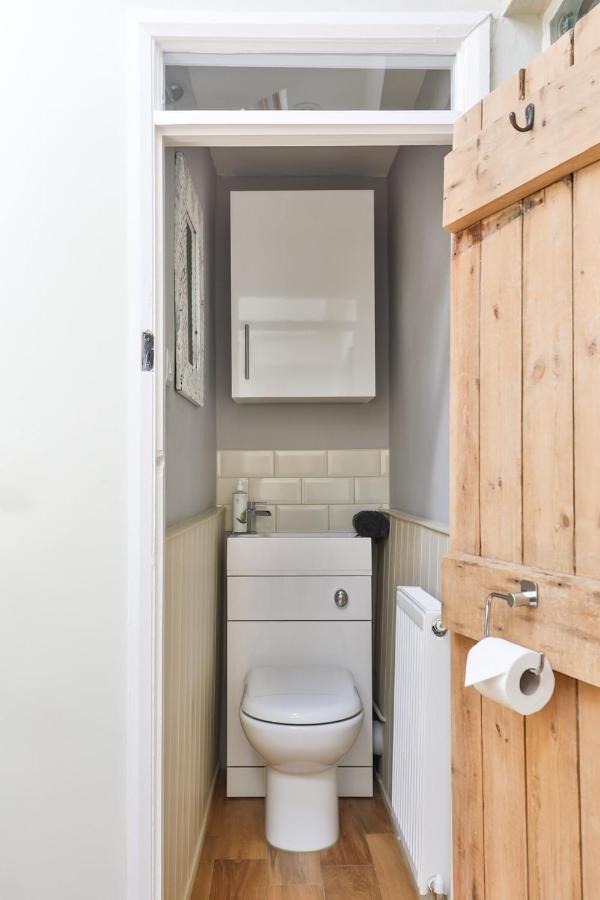 Coombers Mead Cottage Тетбери Экстерьер фото